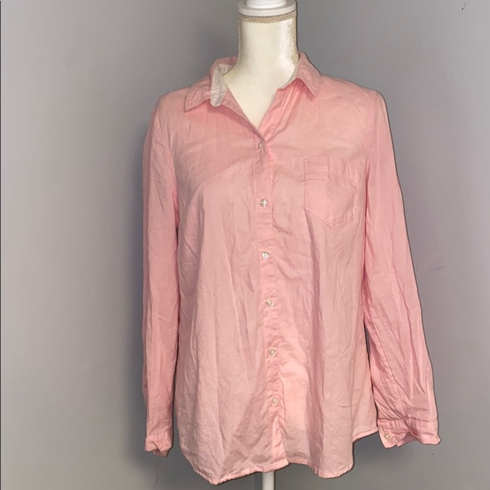 Old Navy button up light pink shirt size L